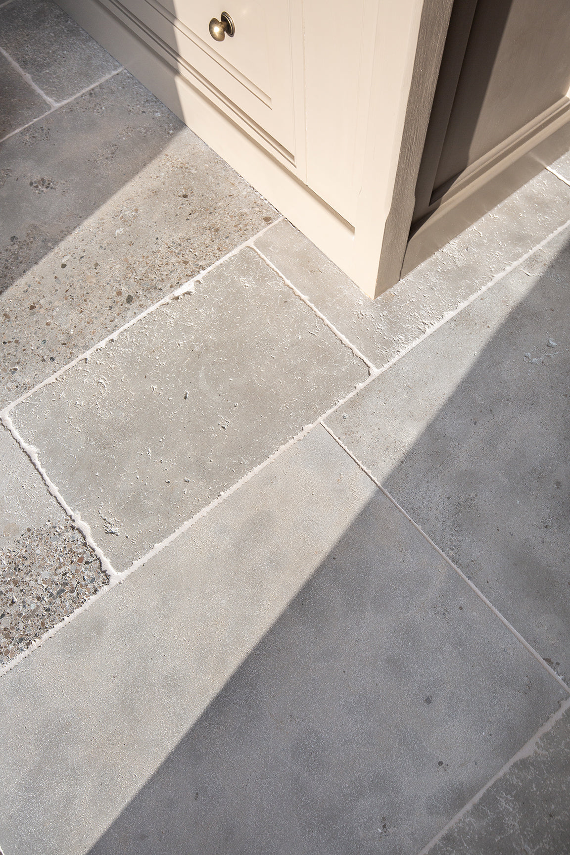 Clermont Gris® Aged Tumbled Limestone Tiles