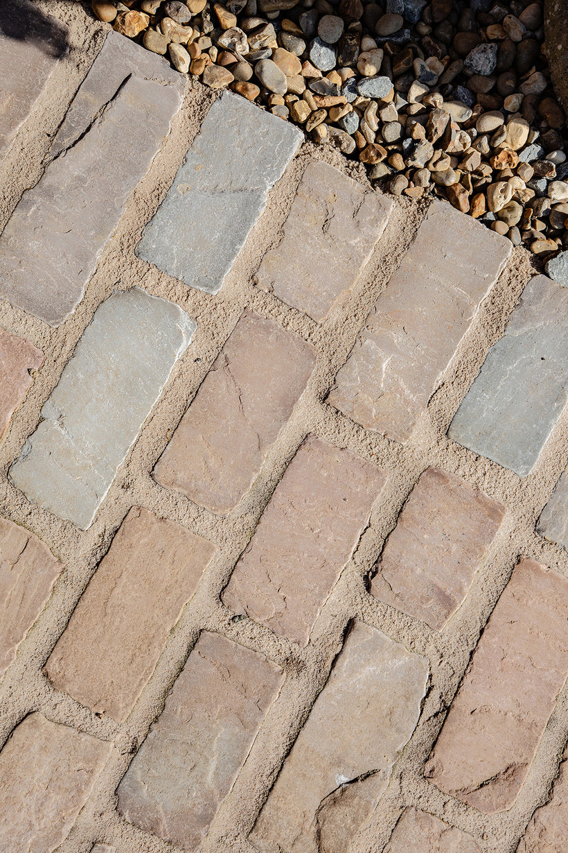 Hempstead Tumbled Sandstone Cobbles