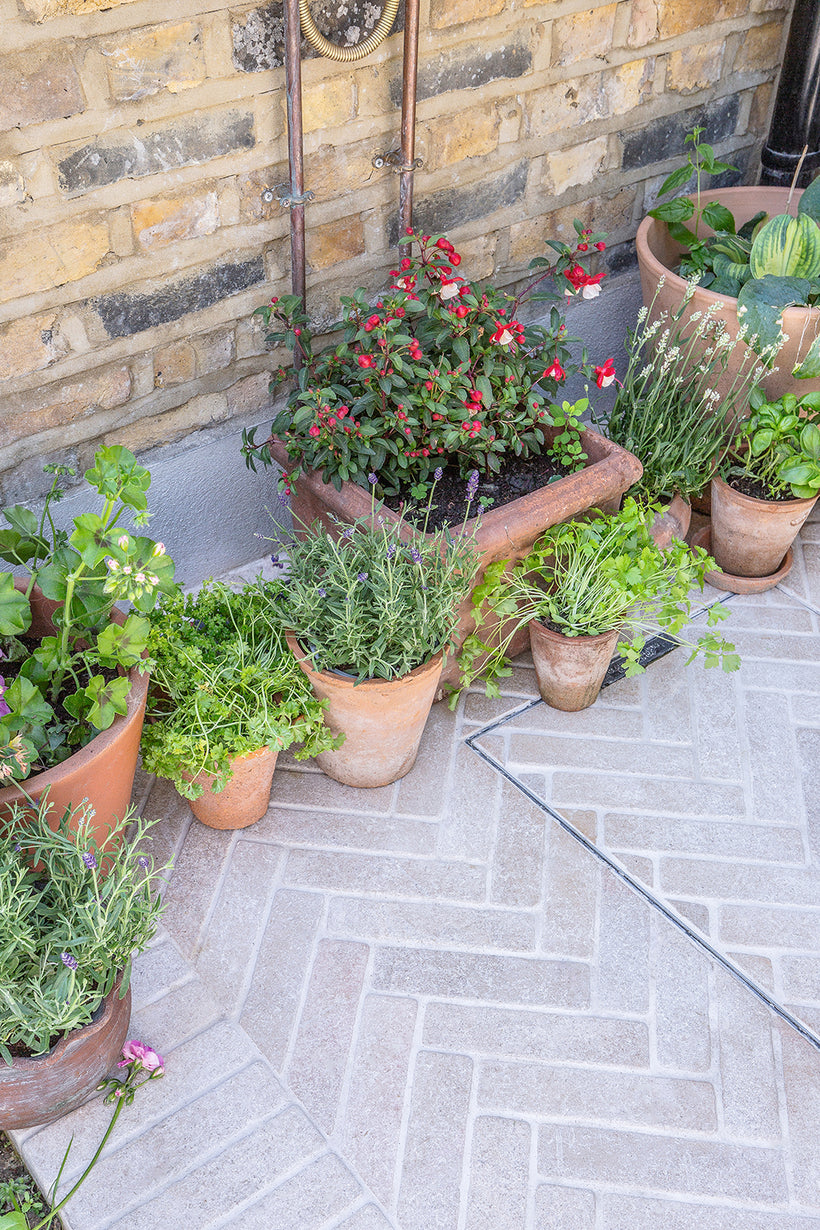 Dijon Tumbled Herringbone Paving Cobbles