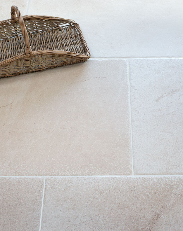 dorchester-aged-white-stone-effect-porcelain-tiles-quorn-stone