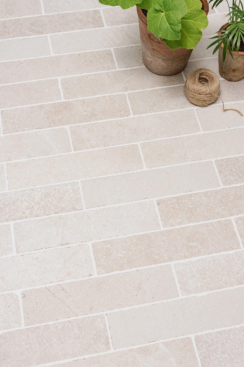 Dorchester Aged White Stone Effect Rustic Edge Herringbone Cobbles
