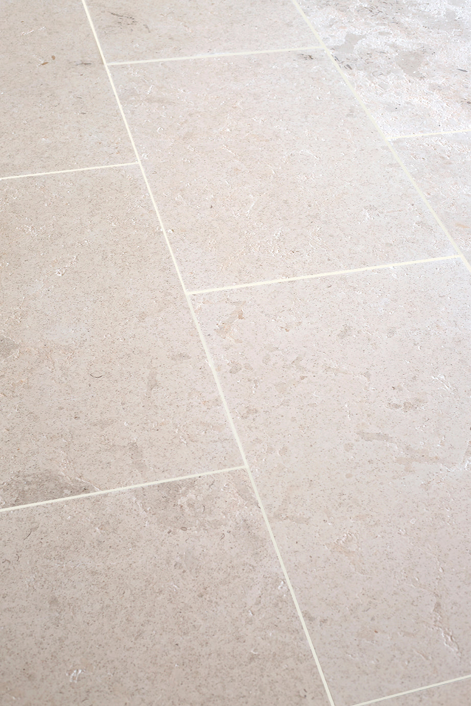 Cream Limestone Tiles | Cream Flagstone Flooring | Quorn Stone