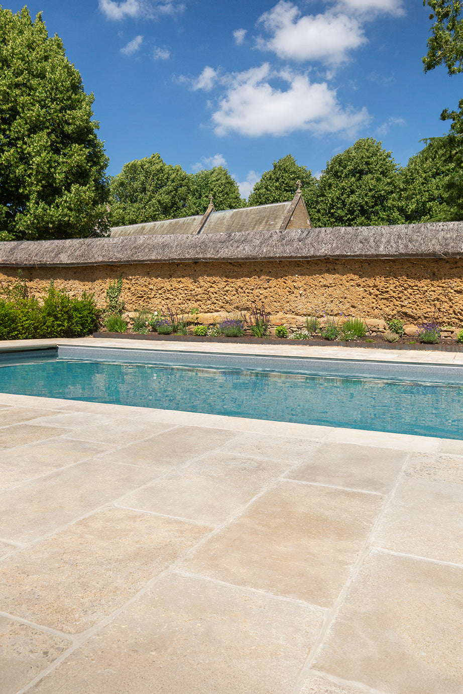 Sorrento® Aged Tumbled Limestone Paving