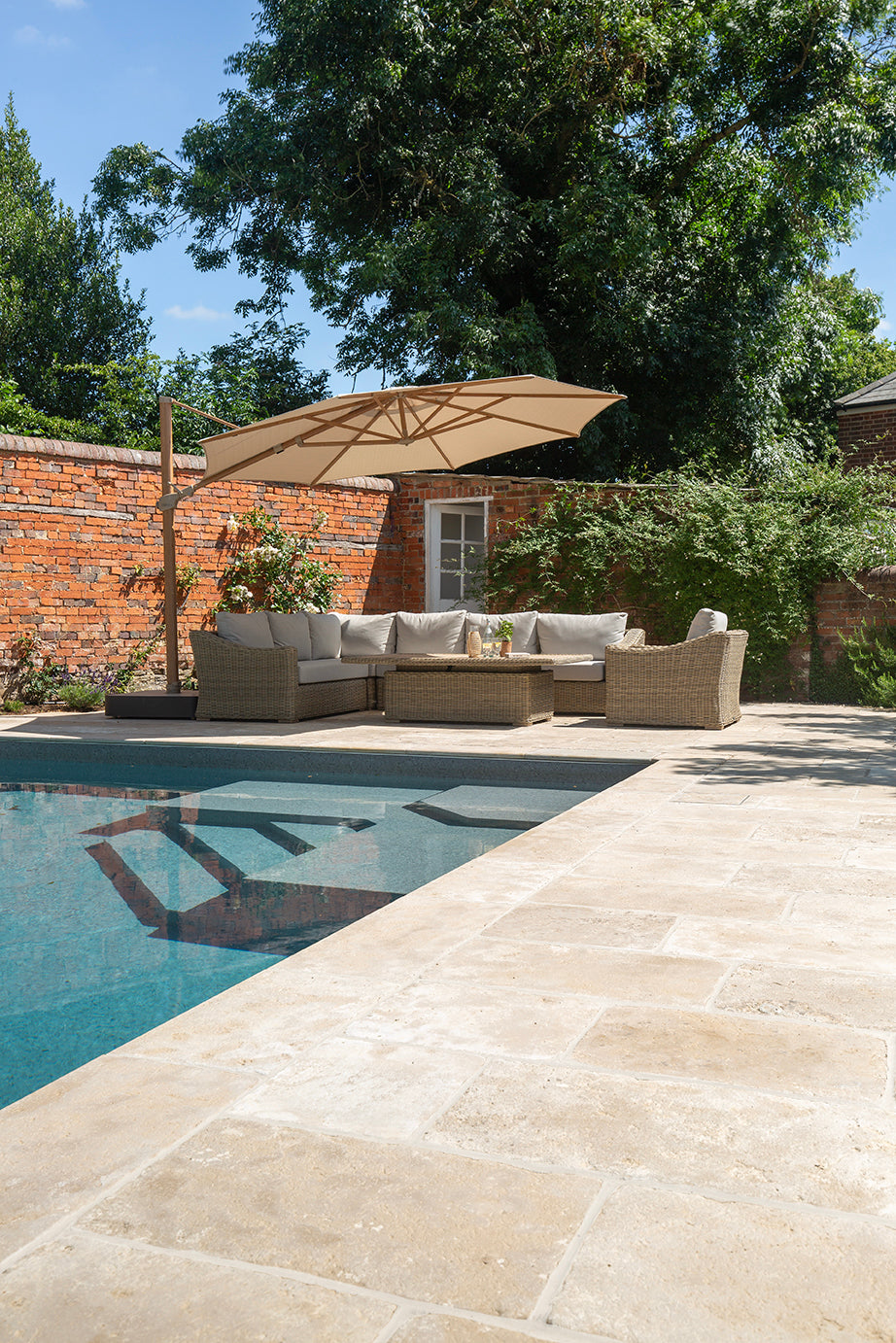 Sorrento® Aged Tumbled Limestone Paving