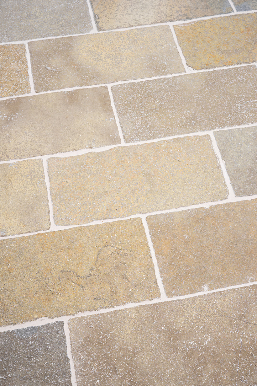 Southwell Tumbled Limestone Internal Cobbles