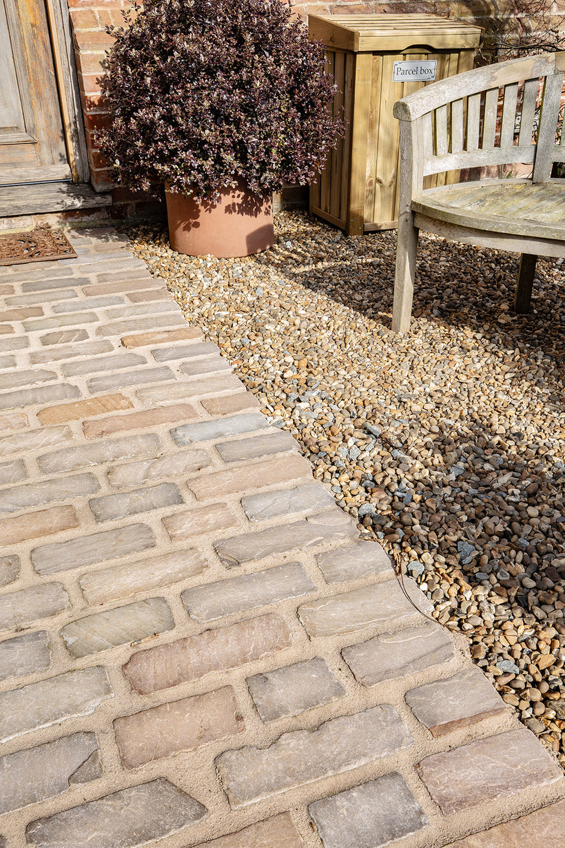 Hempstead Tumbled Sandstone Cobbles