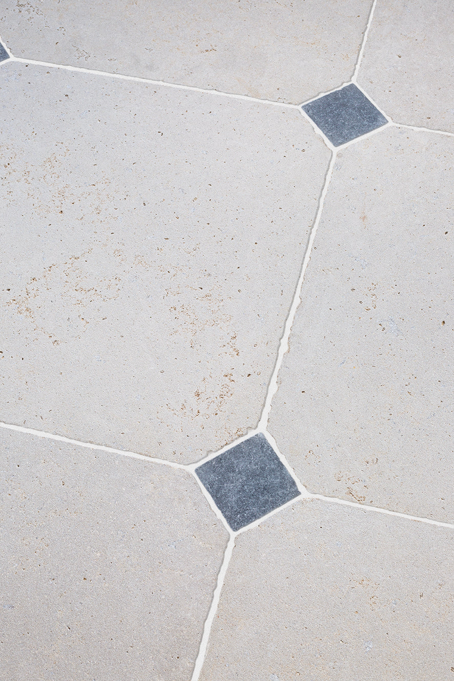 Versailles Manoir Cabochon Limestone Tiles