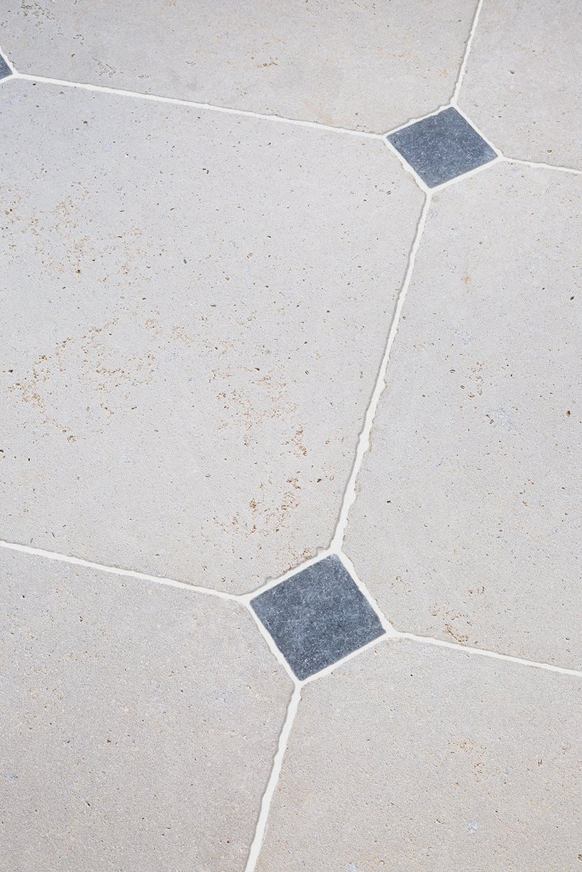 Versailles Manoir Cabochon Limestone Tiles