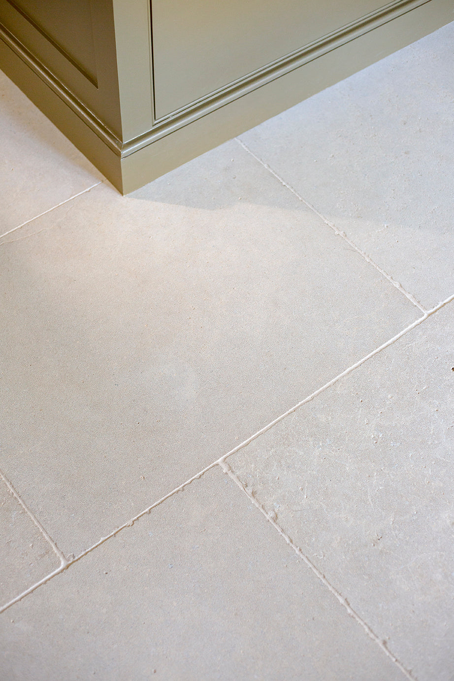 Versailles Softly Aged Limestone Tiles