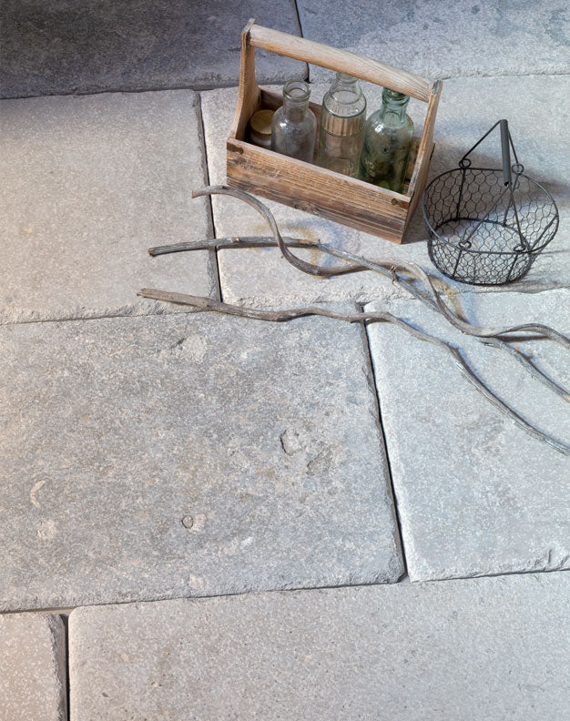 Chamonix Gris Renaissance French Limestone Tiles