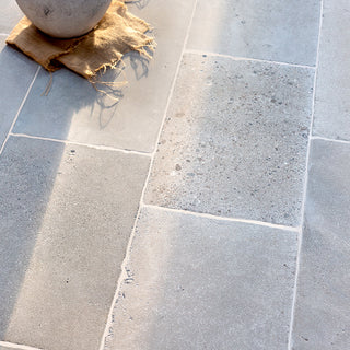 Clermont-Gris-Aged-Tumbled-Limestone-Floor-Display