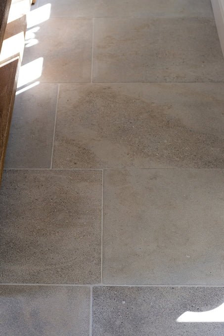 Clermont Gris Lightly Tumbled Limestone Tiles Close Up