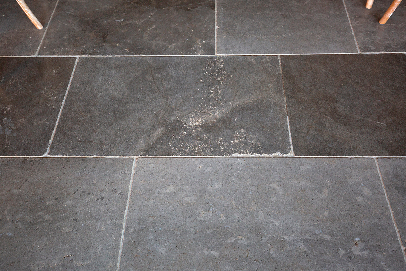 Farrow Blend Tumbled Limestone Close Up