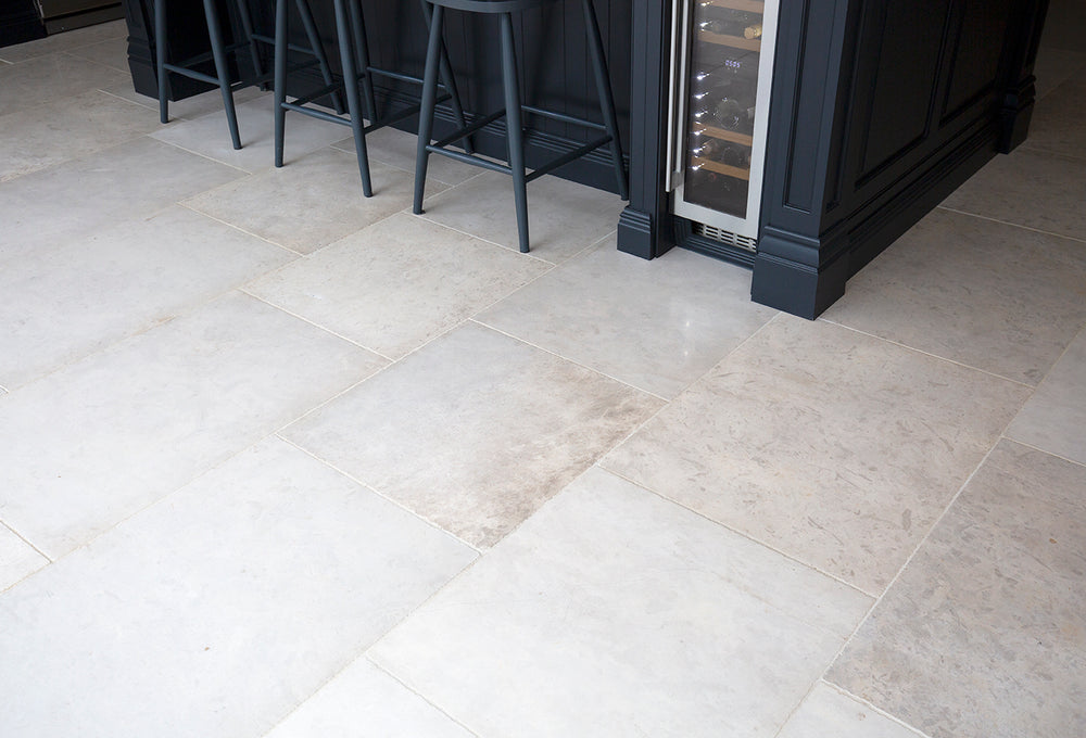 Job Lot 21.05m2 - Kensington Tumbled Limestone Tiles