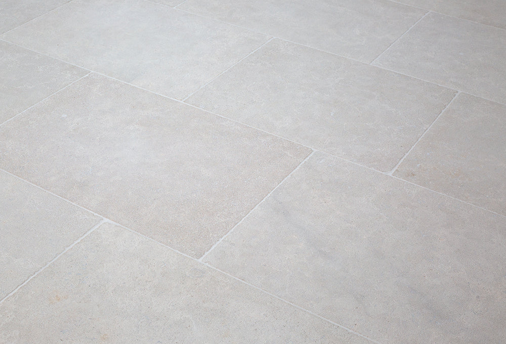 Versailles Softly Aged Limestone Tiles | Quorn Stone